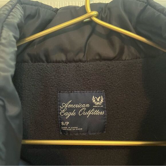 American Eagle Outfitters Puffer Vest - Picture 5 of 5